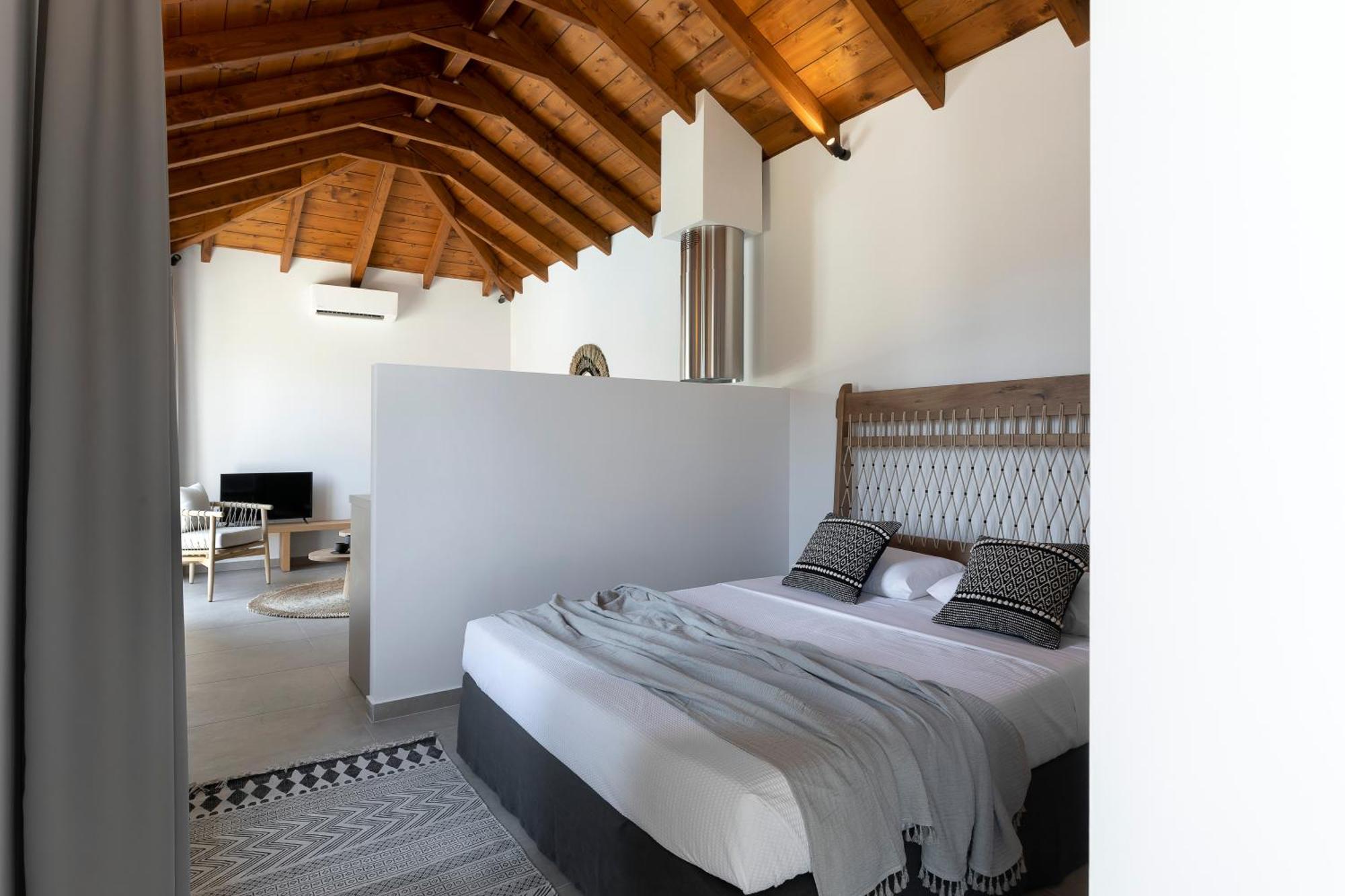 Lichnos Luxury Suites Sourpi Exterior foto