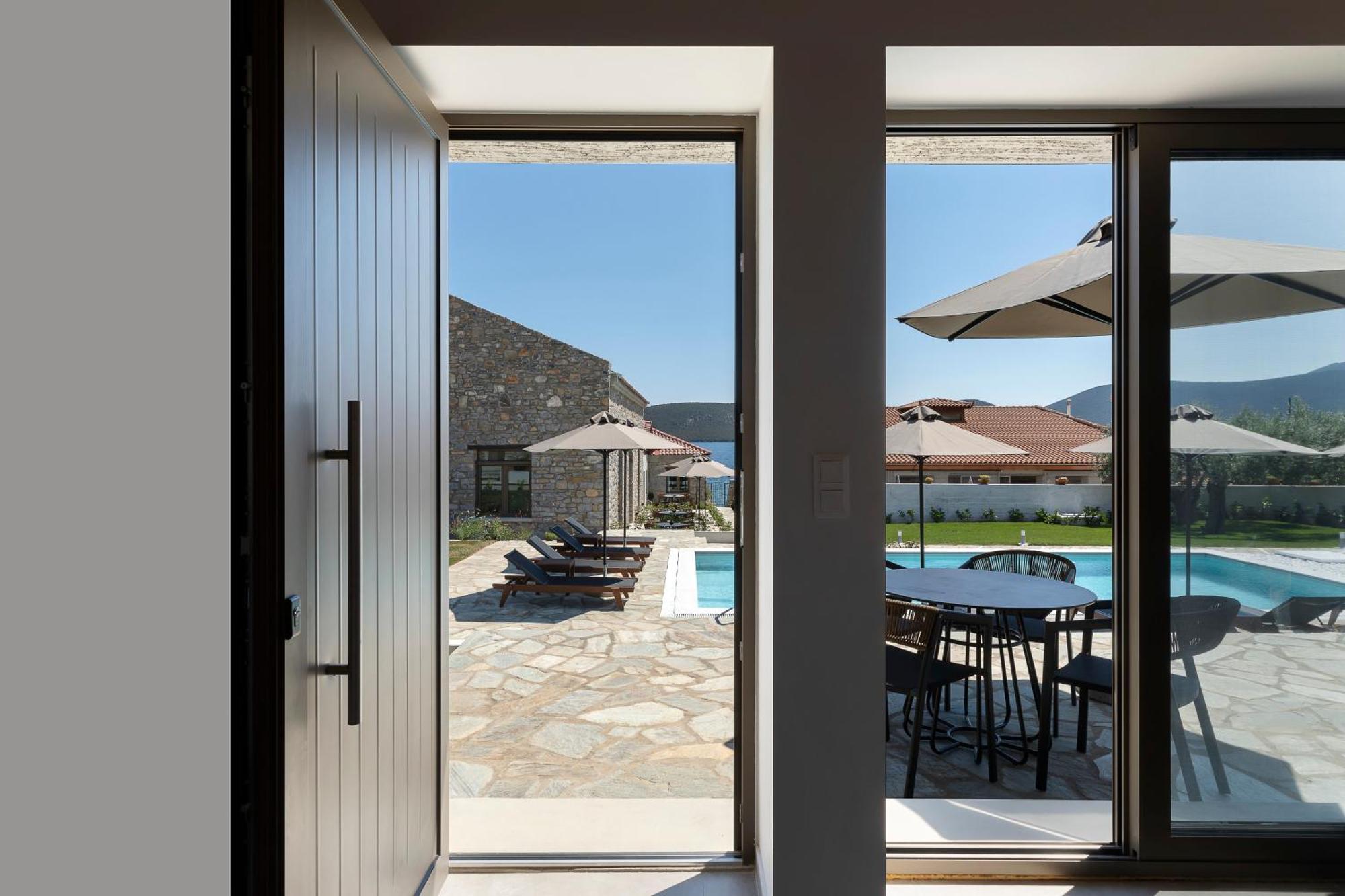 Lichnos Luxury Suites Sourpi Exterior foto
